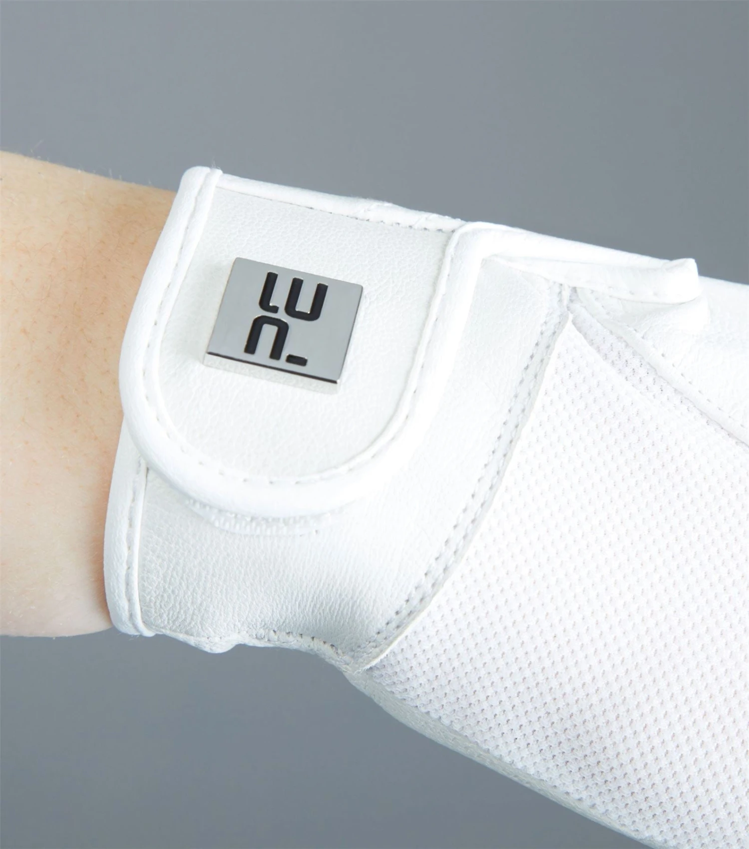 Premier Equine Bordoni Leather Mesh Competiton Riding Gloves 4 Premier Equine Bordoni Leather Mesh Competiton Riding Gloves - Image 2